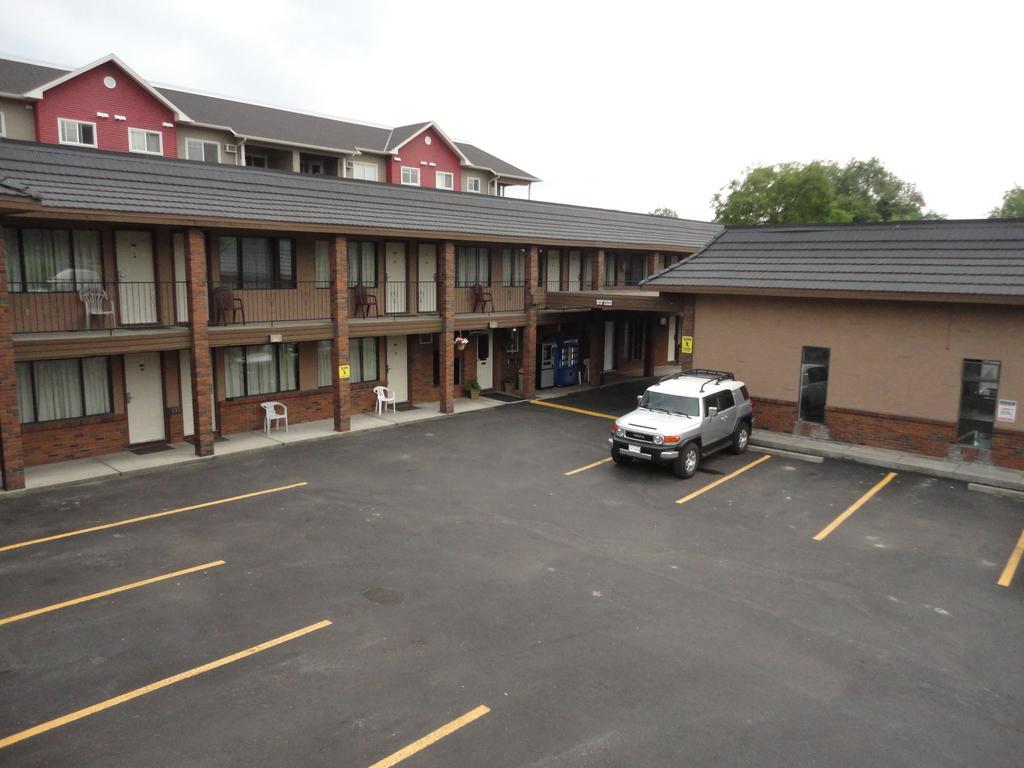 North Pointe Inn And Suites Κελόουνα  Εξωτερικό φωτογραφία