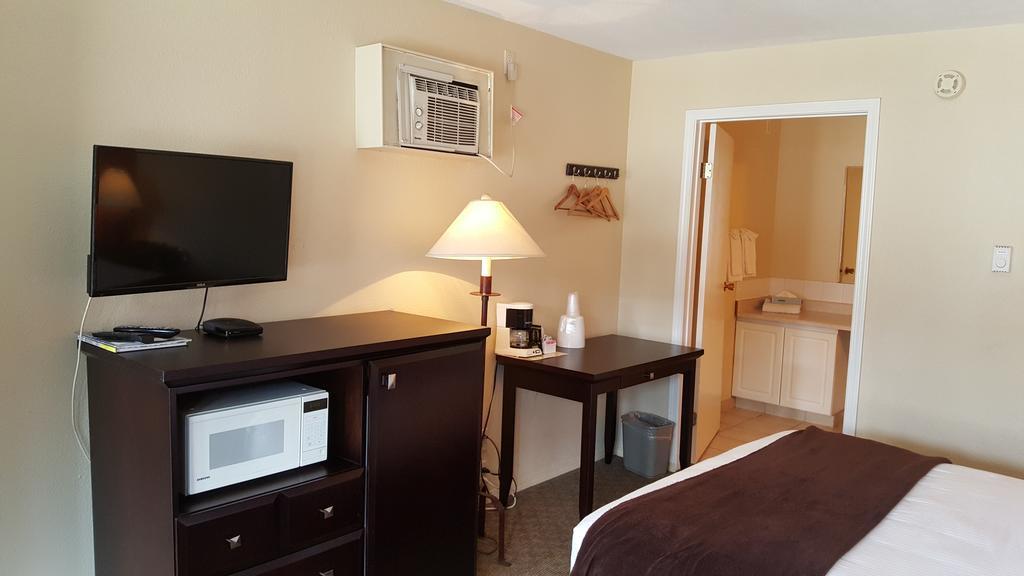 North Pointe Inn And Suites Κελόουνα  Εξωτερικό φωτογραφία