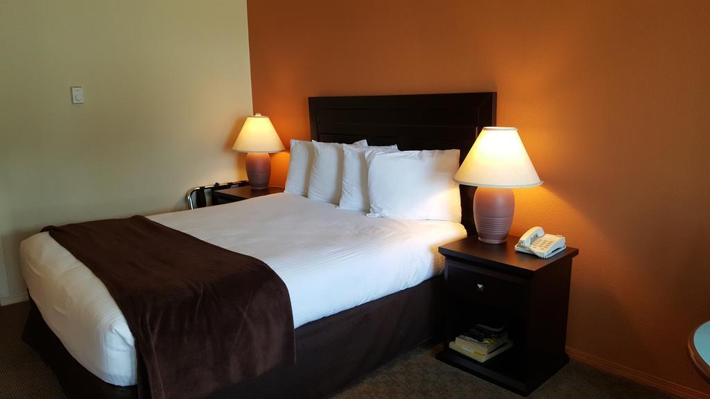 North Pointe Inn And Suites Κελόουνα  Εξωτερικό φωτογραφία