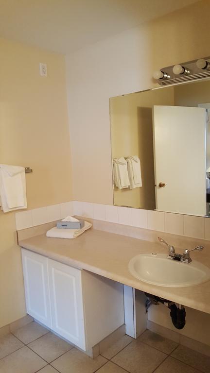 North Pointe Inn And Suites Κελόουνα  Εξωτερικό φωτογραφία